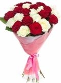Букет из 25 роз "Белые и красные" 